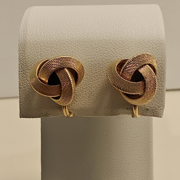 Monet Gold ToneTextured Twisted Knot Clip Back Earrings Vintage - Picture 3 of 3